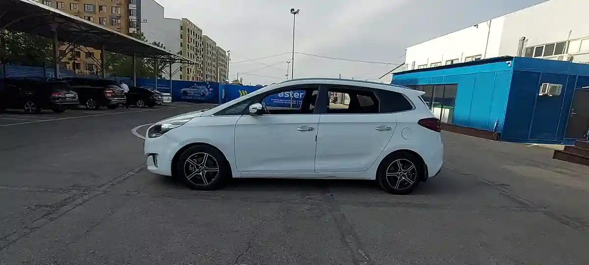 Kia Carens 2013 года за 7 300 000 тг. в Алматы