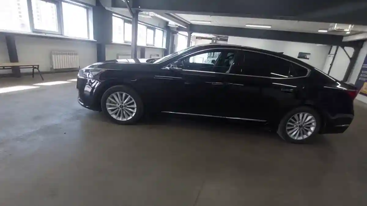 Kia K7 2018 года за 9 000 000 тг. в Астана