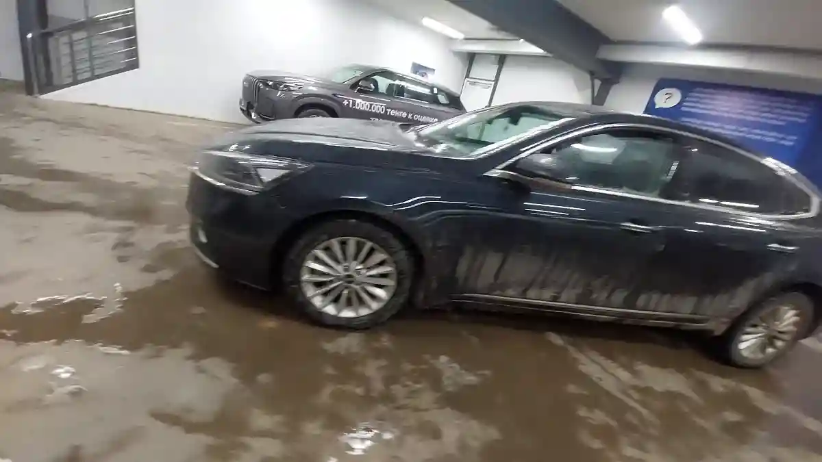 Kia K7 2018 года за 10 700 000 тг. в Астана