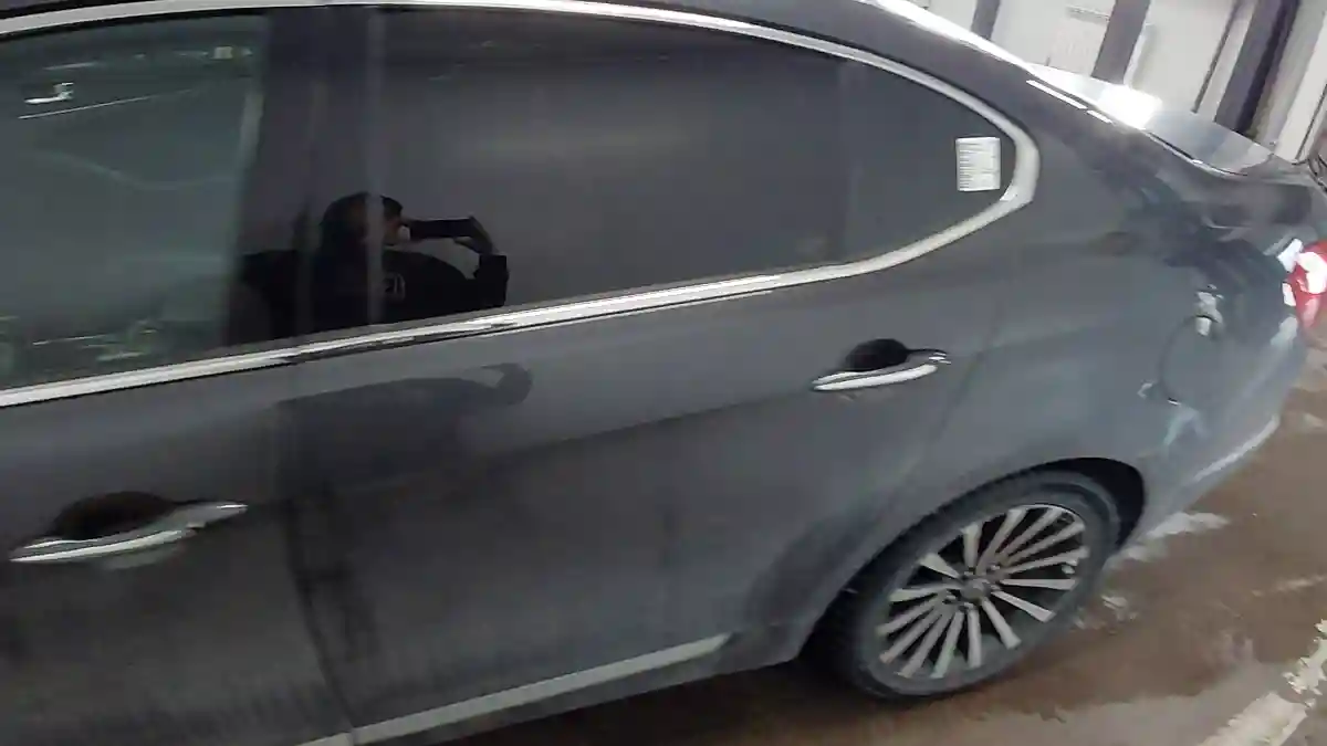 Kia K7 2010 года за 8 000 000 тг. в Астана