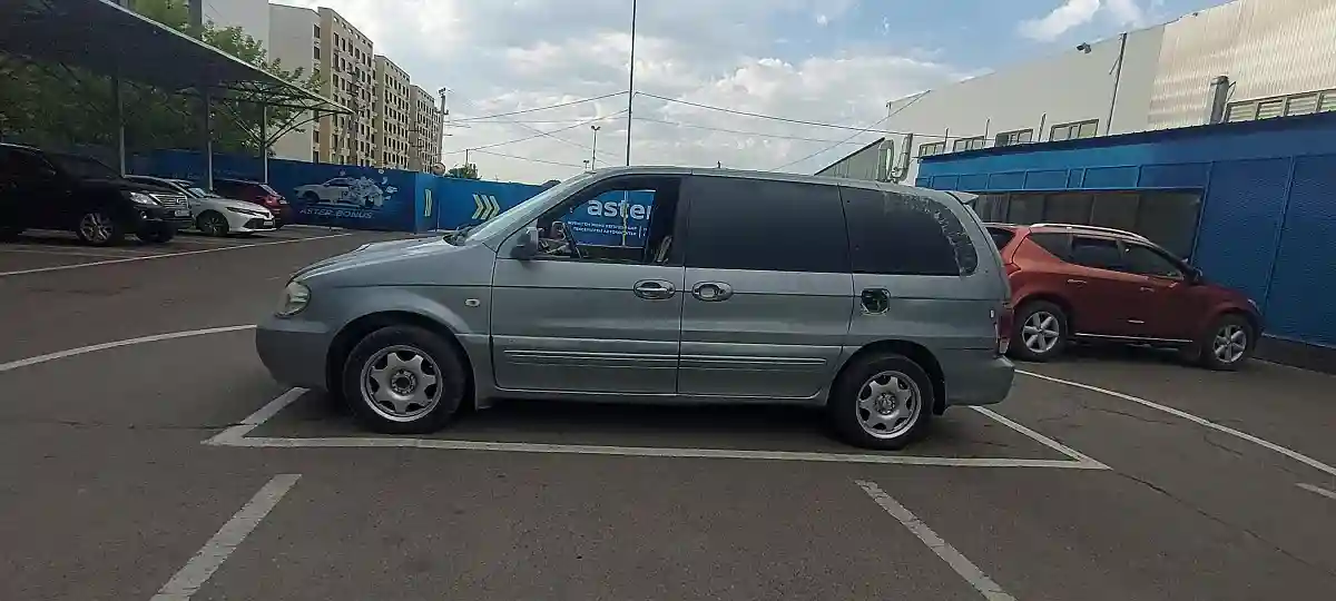 Kia Carnival 2004 года за 1 290 000 тг. в Алматы