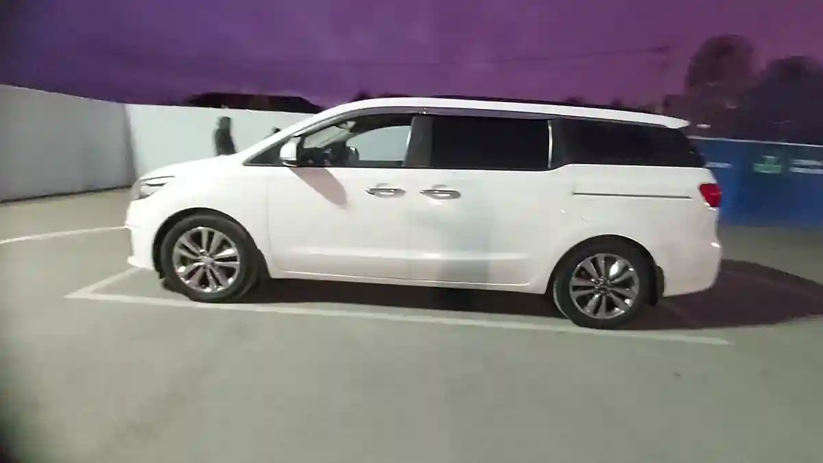 Kia Carnival 2015 года за 11 500 000 тг. в Шымкент