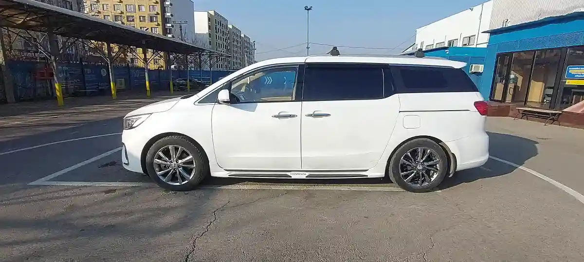 Kia Carnival 2019 года за 14 000 000 тг. в Алматы