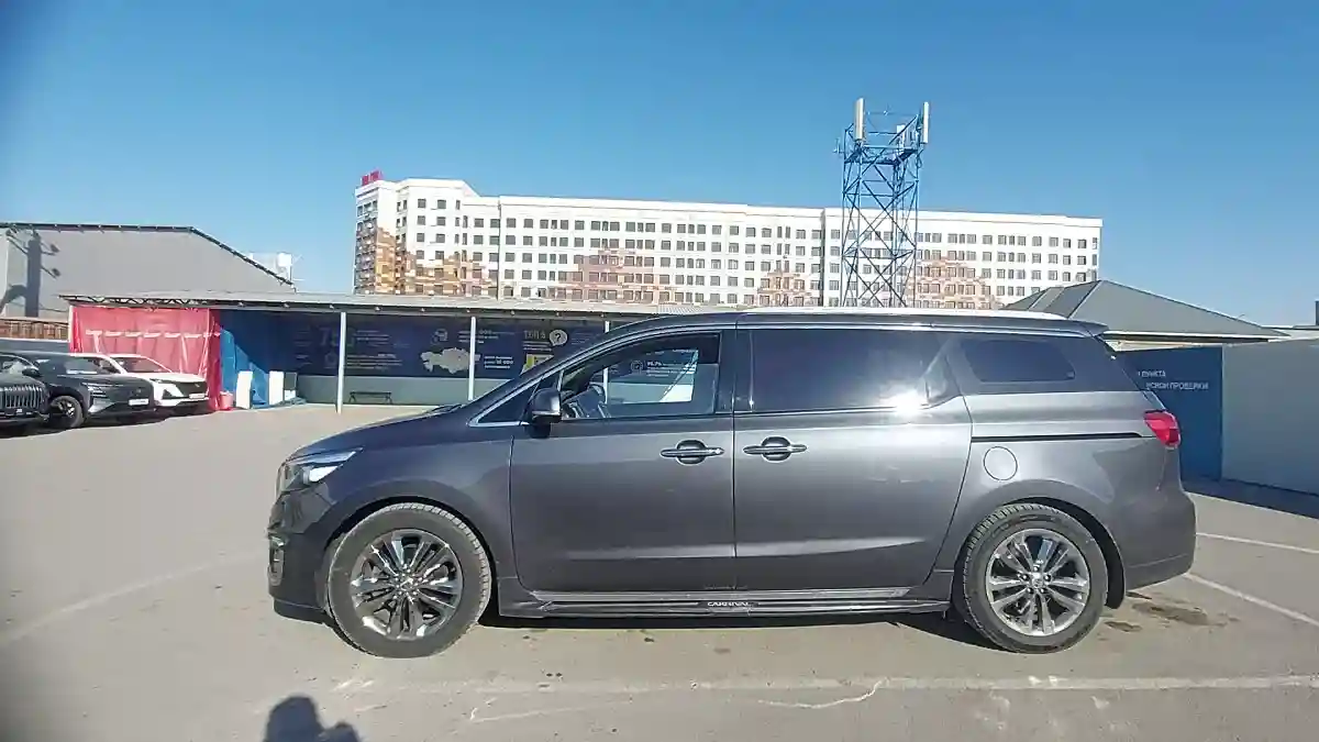 Kia Carnival 2016 года за 11 500 000 тг. в Шымкент