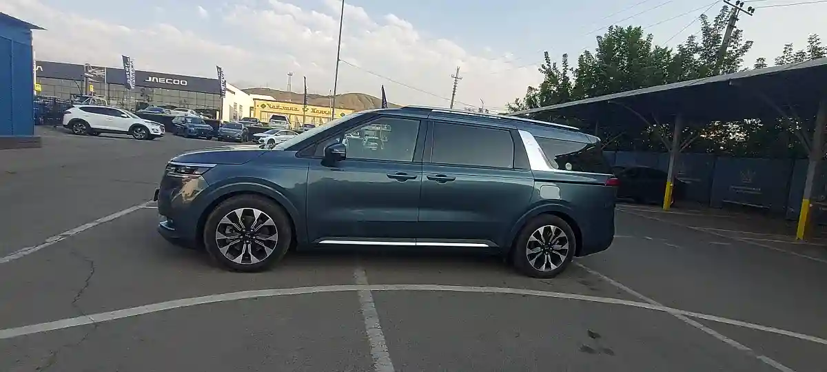 Kia Carnival 2021 года за 21 000 000 тг. в Алматы