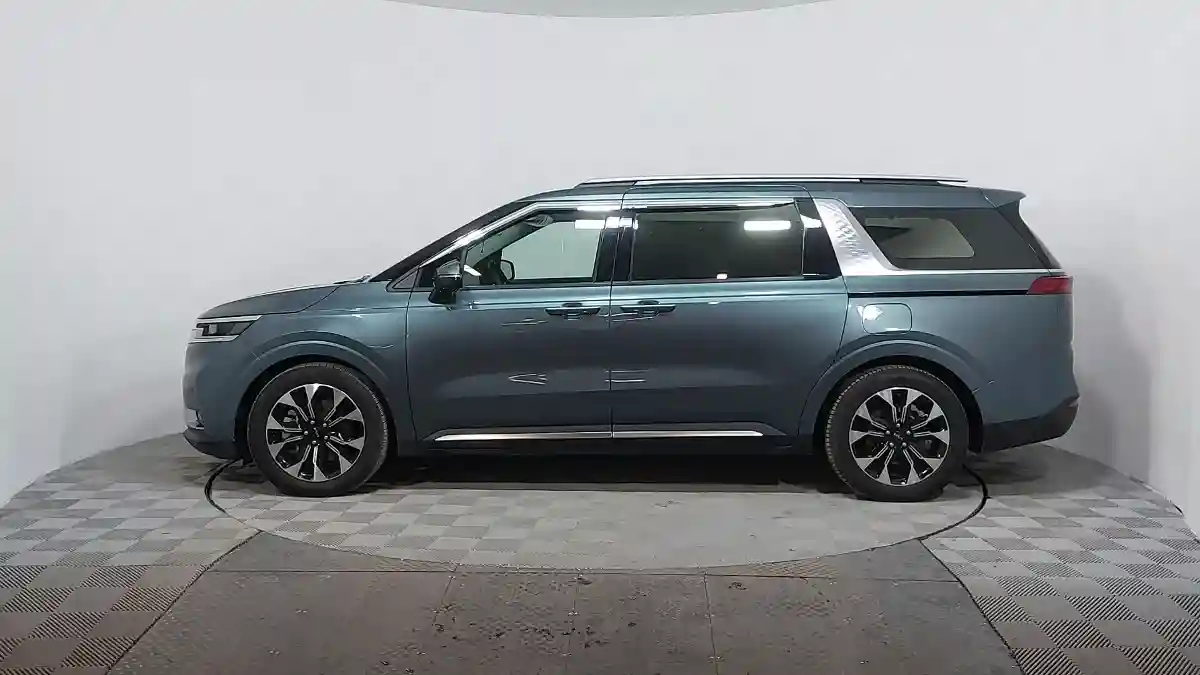 Kia Carnival 2021 года за 22 000 000 тг. в Астана