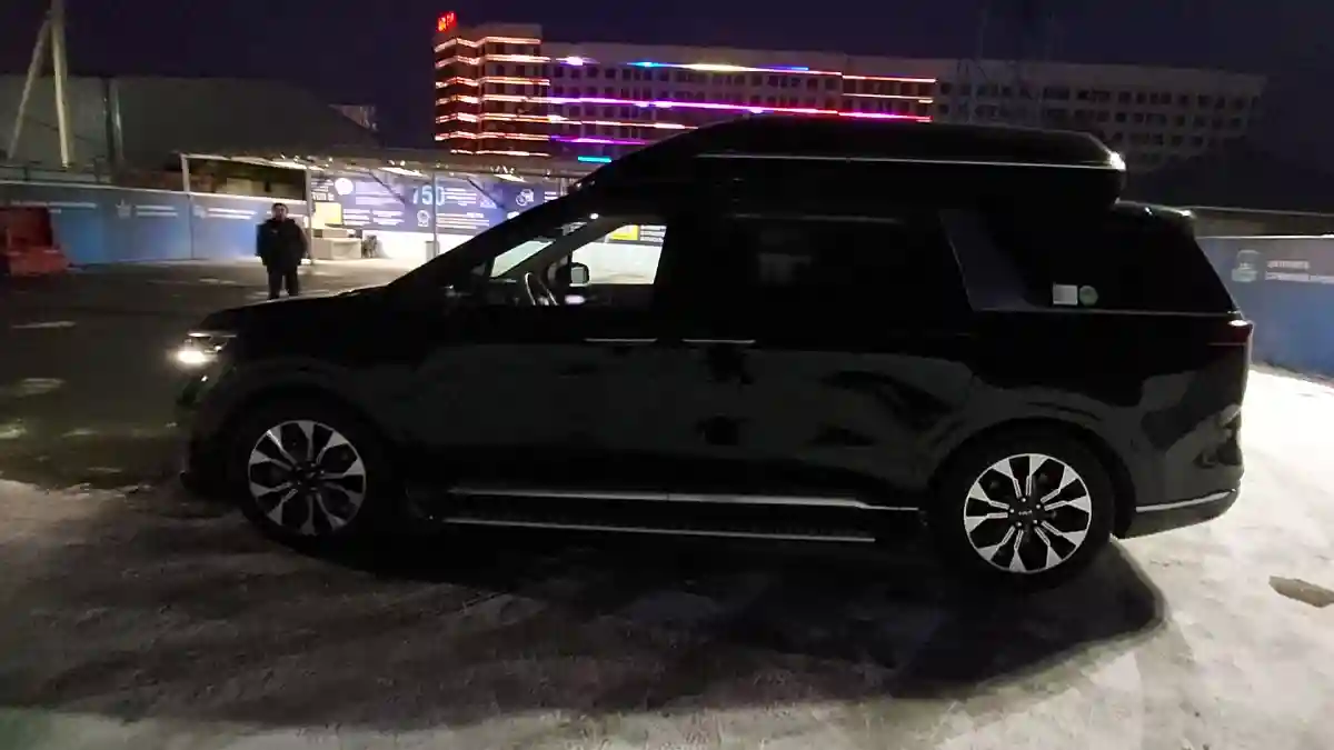 Kia Carnival 2021 года за 25 000 000 тг. в Шымкент