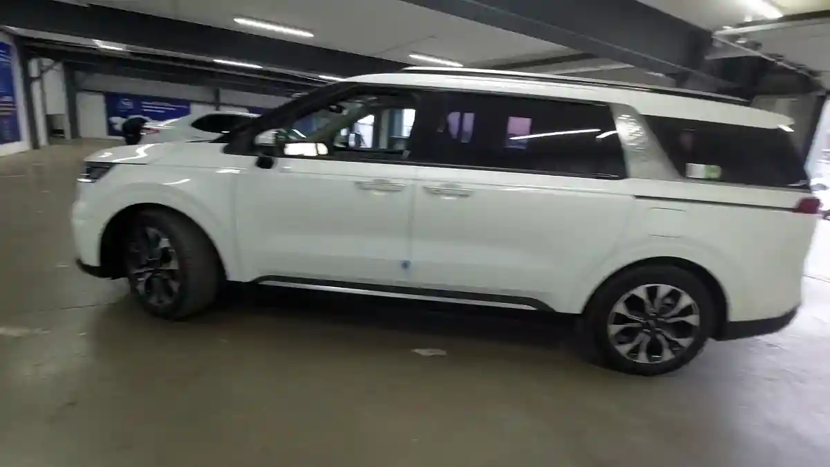 Kia Carnival 2022 года за 23 000 000 тг. в Астана