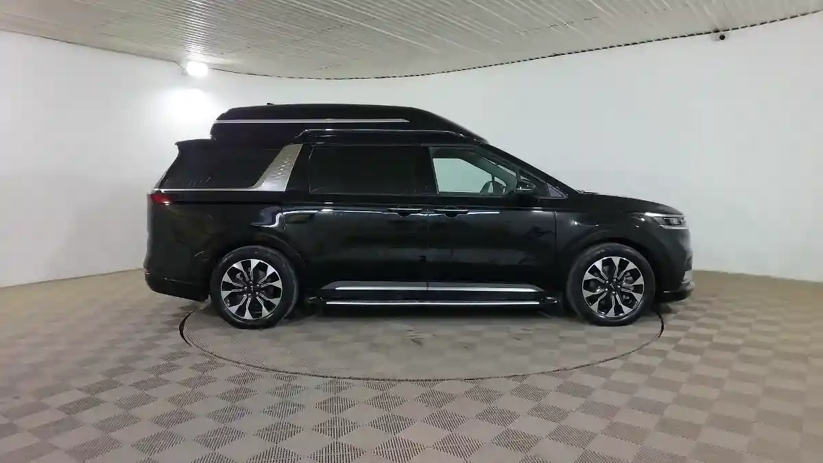 Kia Carnival 2023 года за 22 990 000 тг. в Шымкент