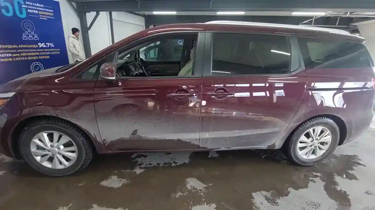 Kia Sedona 2017 года за 13 000 000 тг. в Астана