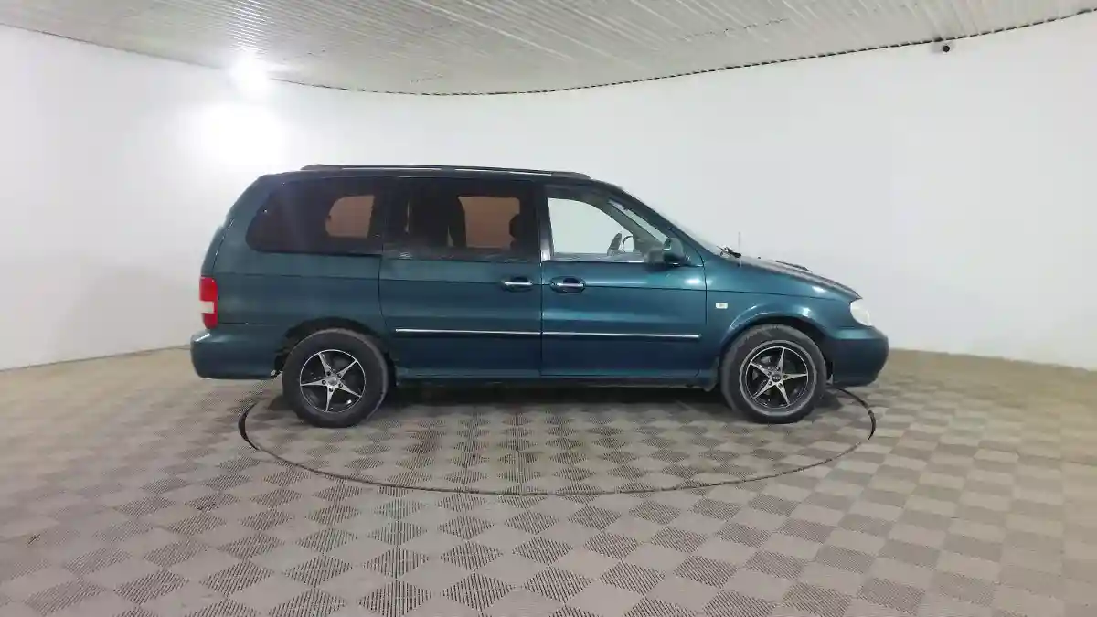 Kia Carnival 2002 года за 1 590 000 тг. в Шымкент