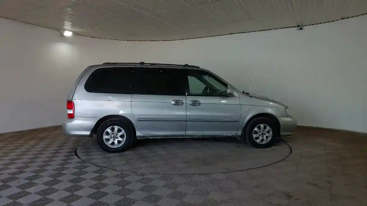Kia Carnival 2004 года за 1 890 000 тг. в Шымкент