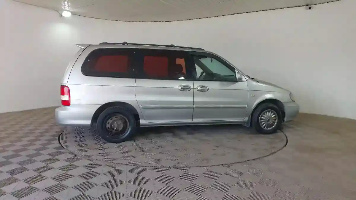 Kia Carnival 2004 года за 990 000 тг. в Шымкент