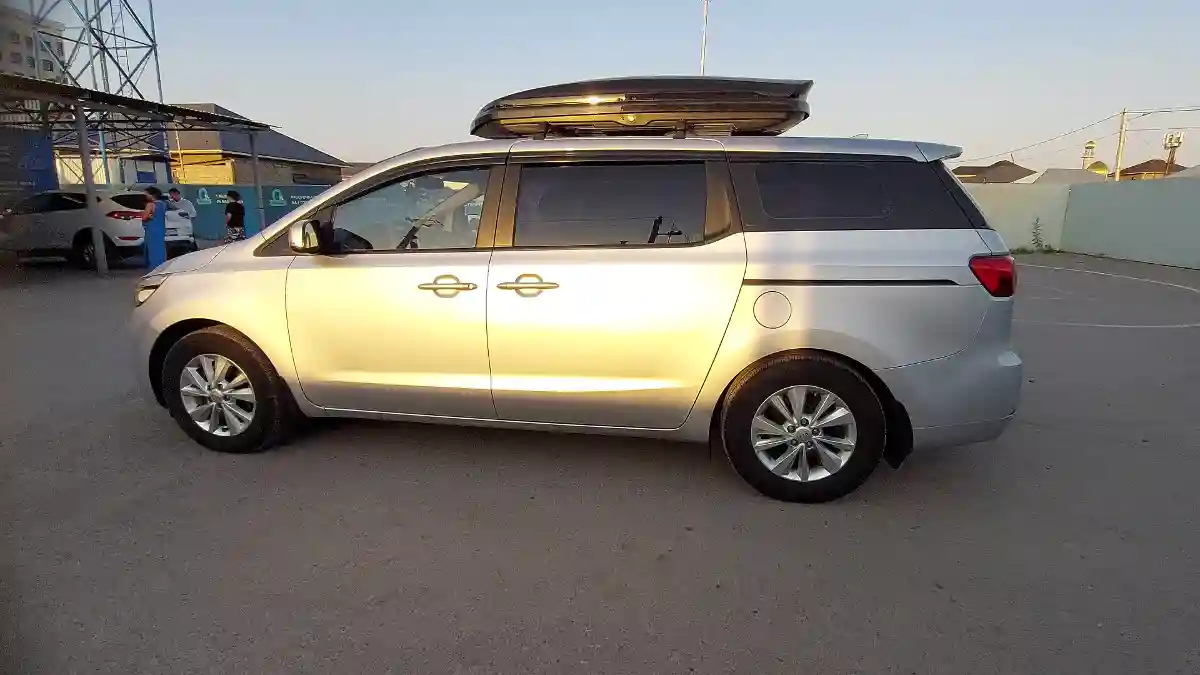 Kia Carnival 2014 года за 9 200 000 тг. в Шымкент