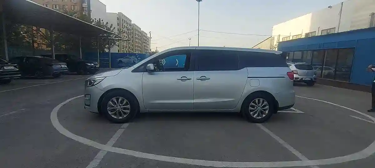 Kia Carnival 2019 года за 11 000 000 тг. в Алматы