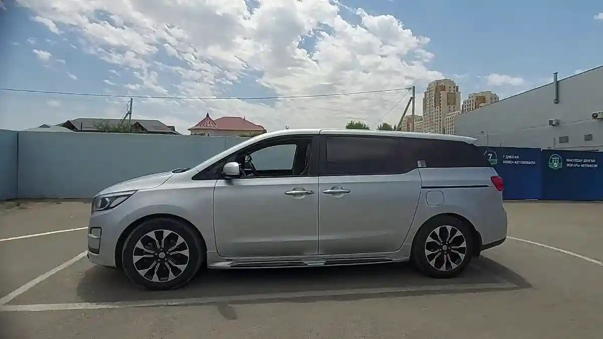 Kia Carnival 2020 года за 12 000 000 тг. в Шымкент