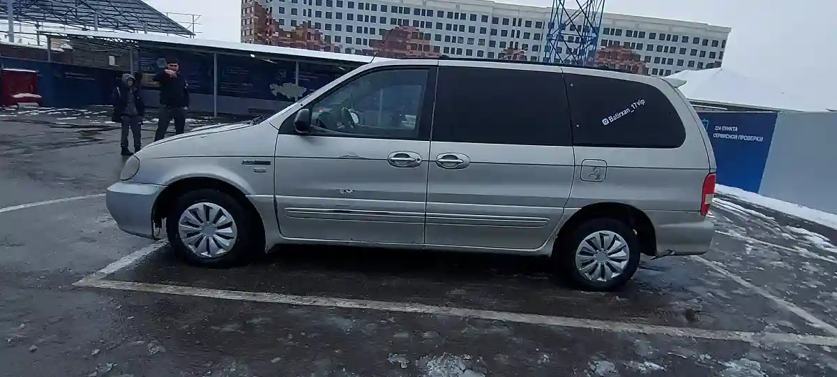 Kia Carnival 2000 года за 2 000 000 тг. в Шымкент