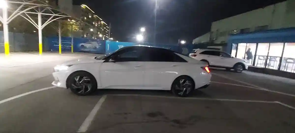 Hyundai Elantra 2022 года за 9 000 000 тг. в Алматы