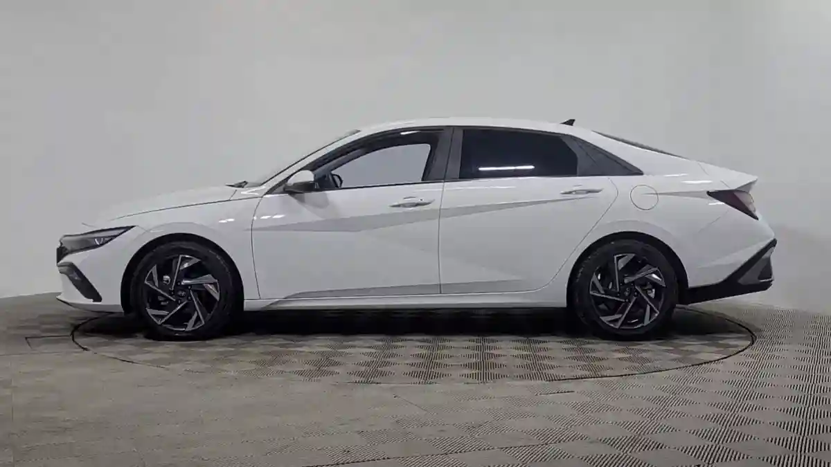 Hyundai Elantra 2023 года за 7 850 000 тг. в Алматы