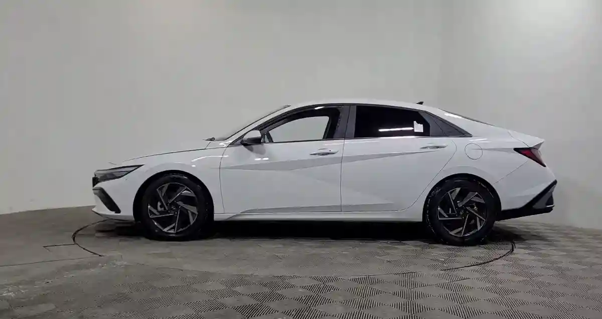 Hyundai Elantra 2023 года за 8 100 000 тг. в Алматы