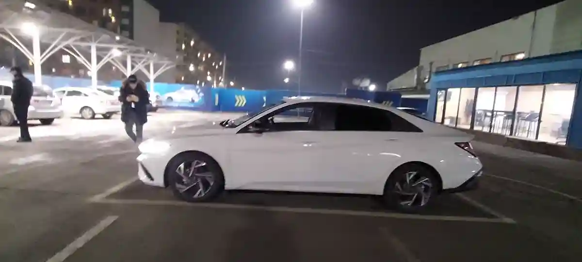 Hyundai Elantra 2023 года за 9 000 000 тг. в Алматы