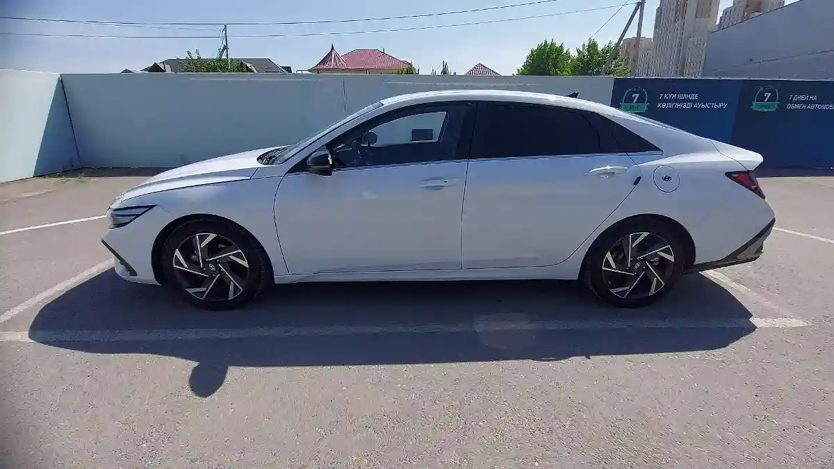 Hyundai Elantra 2024 года за 9 800 000 тг. в Шымкент