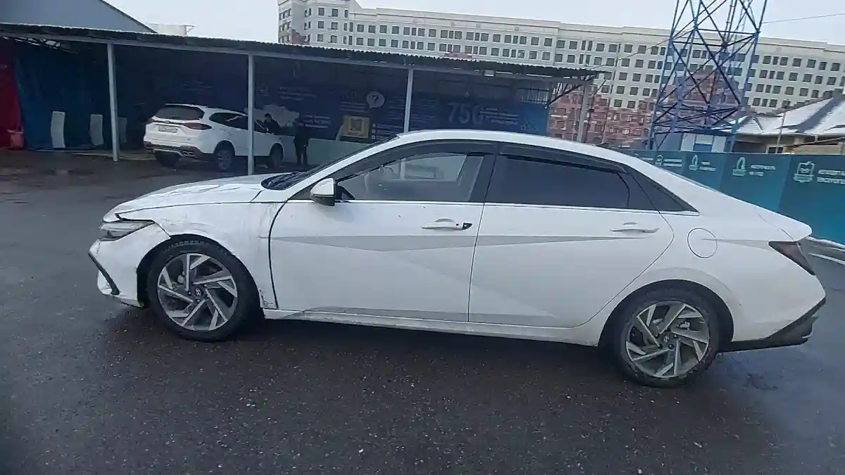 Hyundai Elantra 2024 года за 8 000 000 тг. в Шымкент