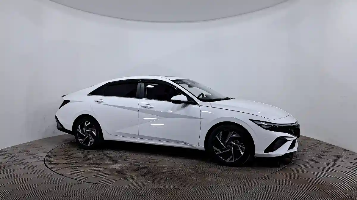 Hyundai Elantra 2024 года за 9 890 000 тг. в Астана