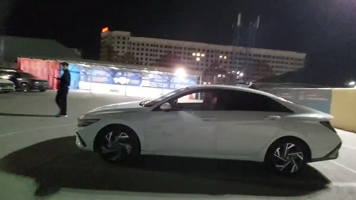 Hyundai Elantra 2023 года за 8 200 000 тг. в Шымкент