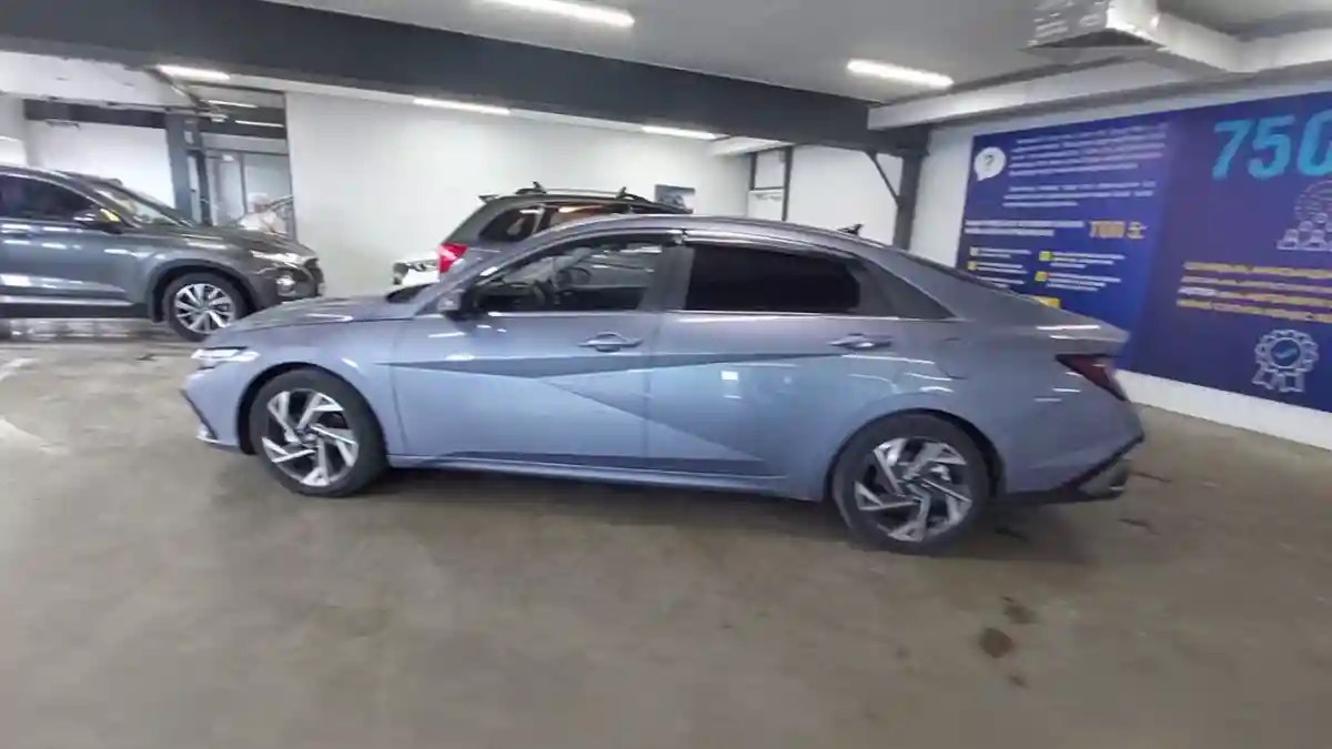 Hyundai Elantra 2023 года за 10 000 000 тг. в Астана