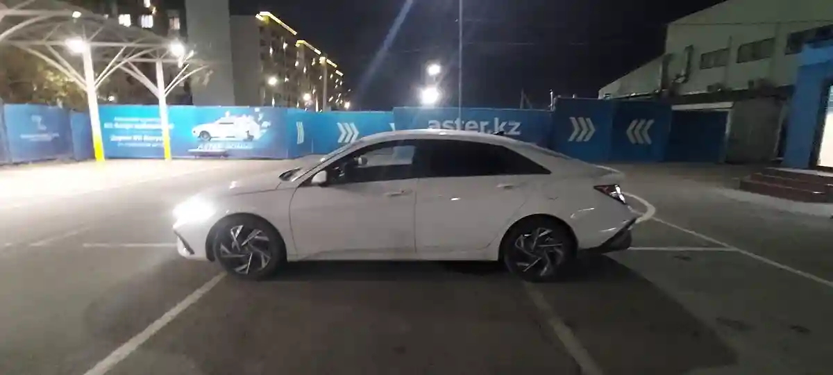 Hyundai Elantra 2023 года за 8 500 000 тг. в Алматы