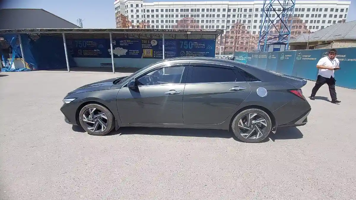Hyundai Elantra 2024 года за 9 800 000 тг. в Шымкент