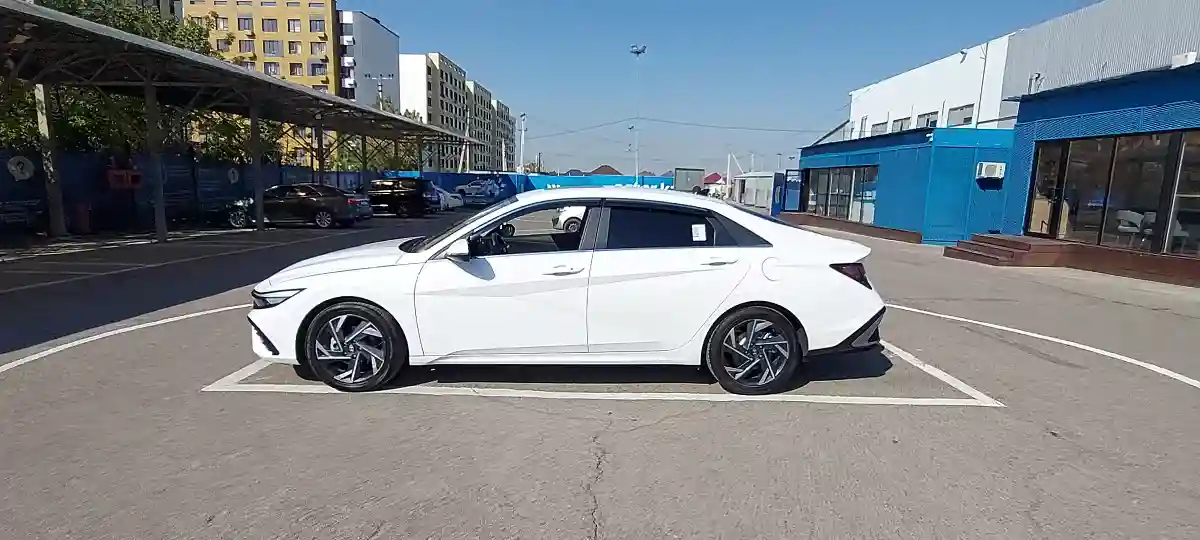 Hyundai Elantra 2023 года за 9 000 000 тг. в Алматы