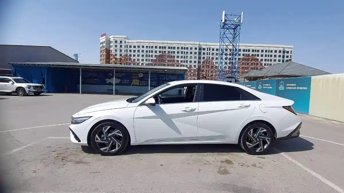Hyundai Elantra 2023 года за 8 000 000 тг. в Шымкент