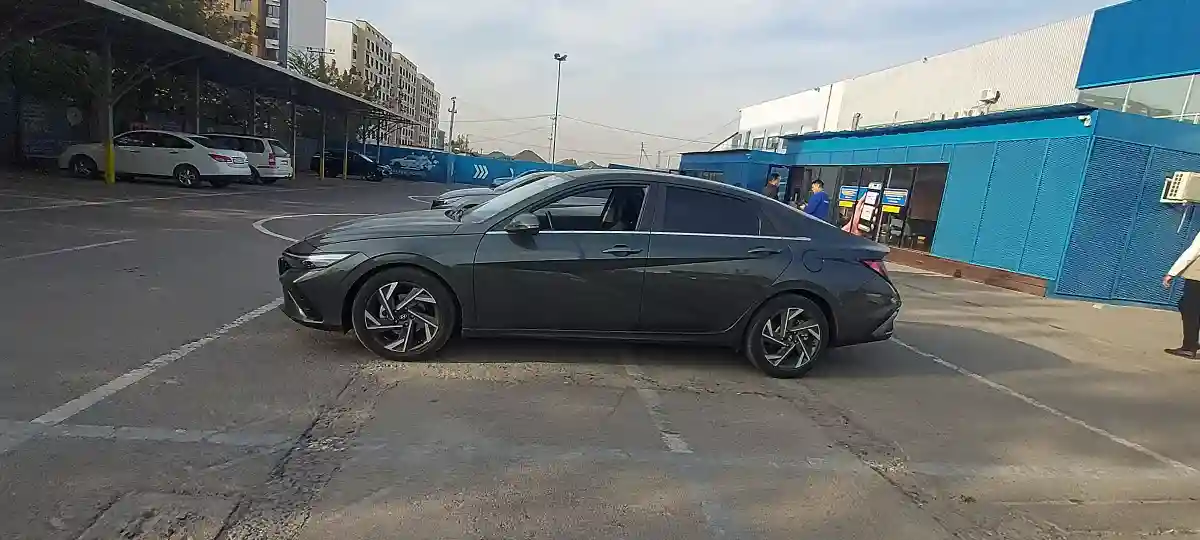 Hyundai Elantra 2023 года за 9 000 000 тг. в Алматы