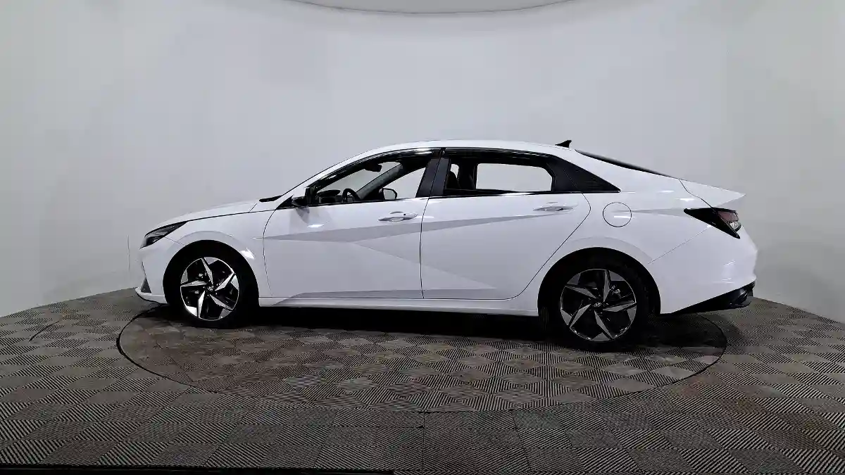 Hyundai Elantra 2023 года за 7 838 000 тг. в Астана