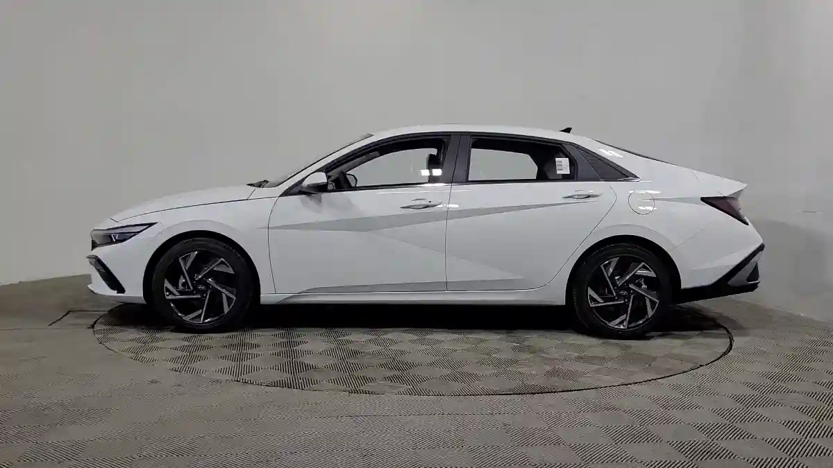 Hyundai Elantra 2023 года за 8 950 000 тг. в Алматы