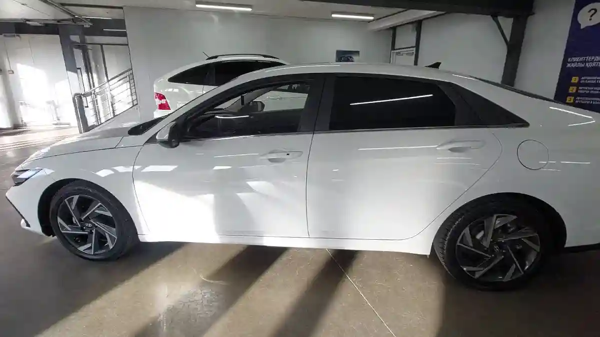Hyundai Elantra 2023 года за 8 700 000 тг. в Астана