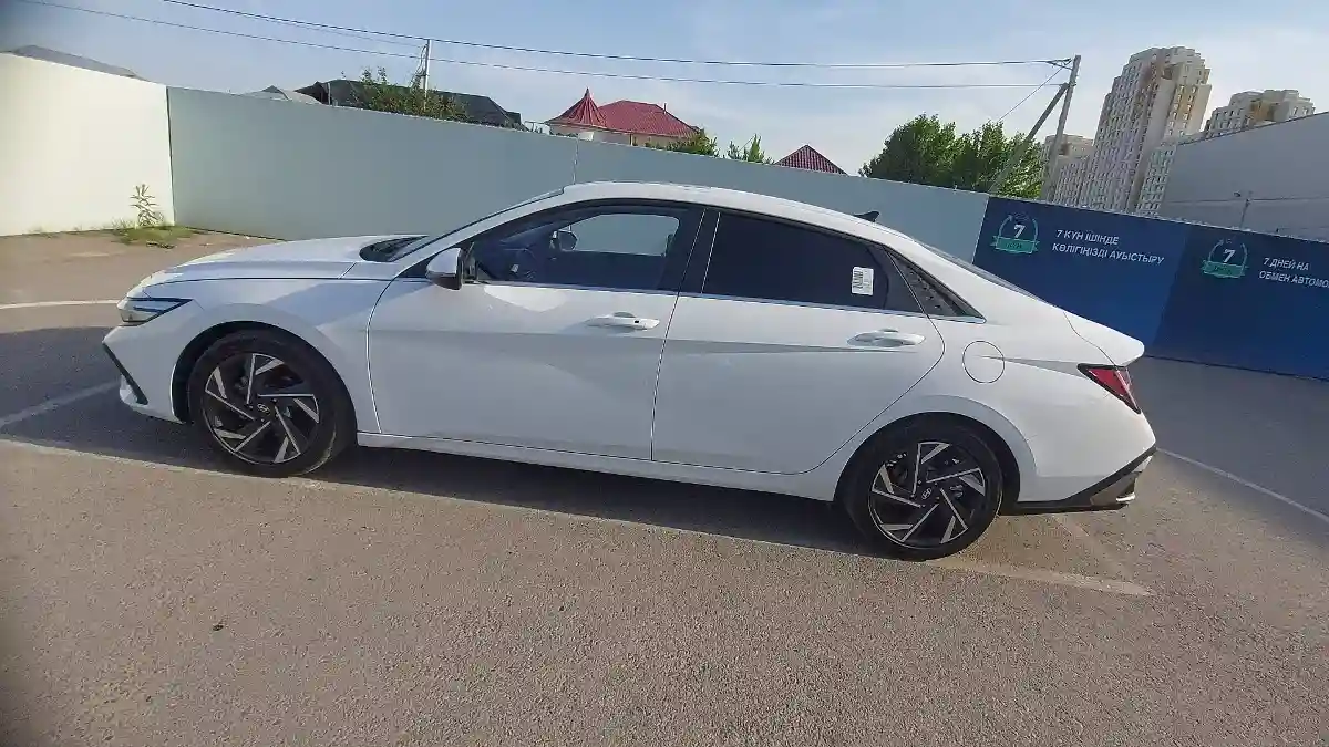 Hyundai Elantra 2024 года за 9 900 000 тг. в Шымкент