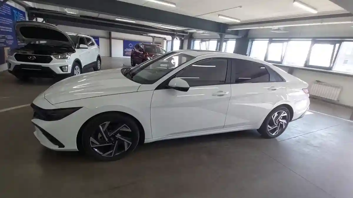 Hyundai Elantra 2024 года за 9 800 000 тг. в Астана