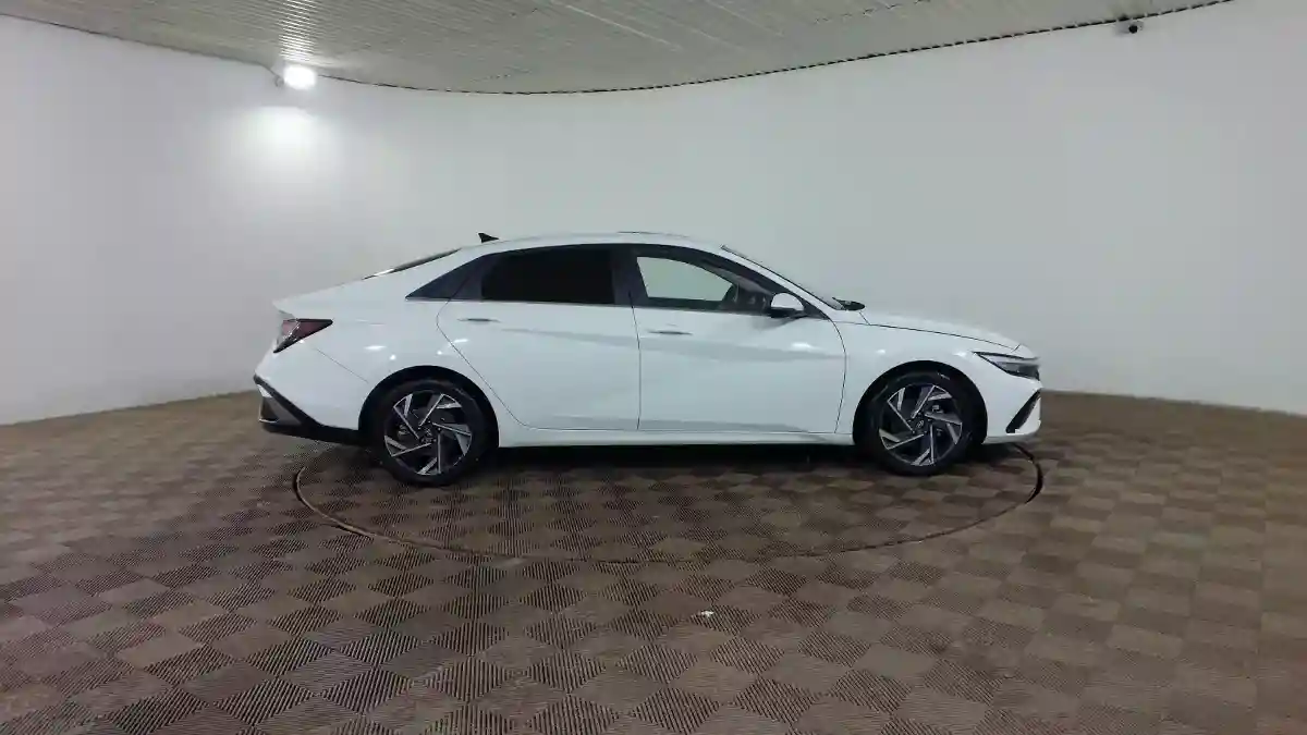 Hyundai Elantra 2024 года за 8 690 000 тг. в Шымкент