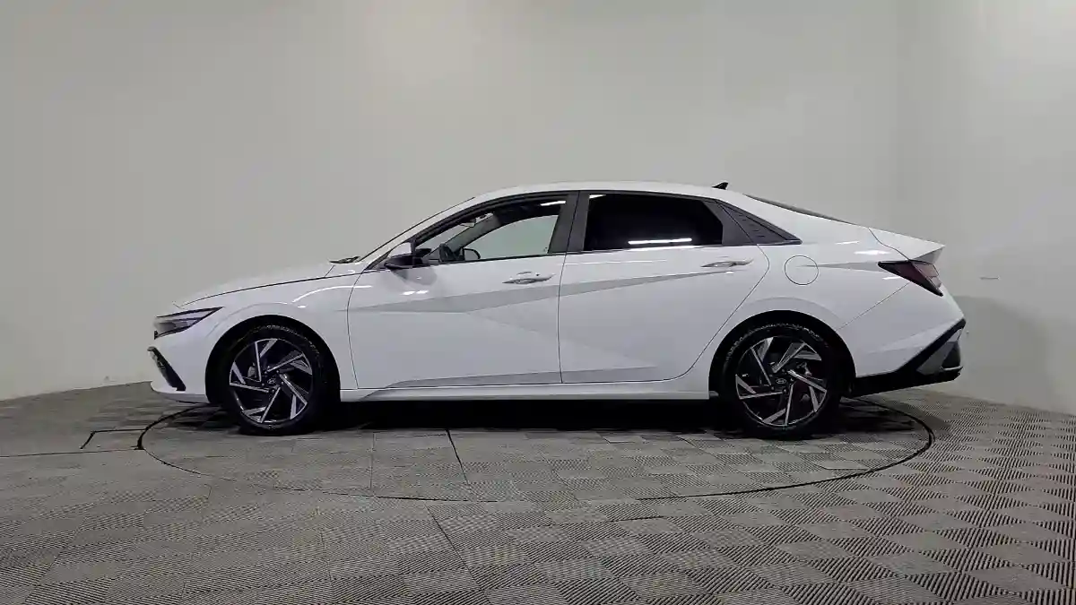 Hyundai Elantra 2023 года за 8 650 000 тг. в Алматы