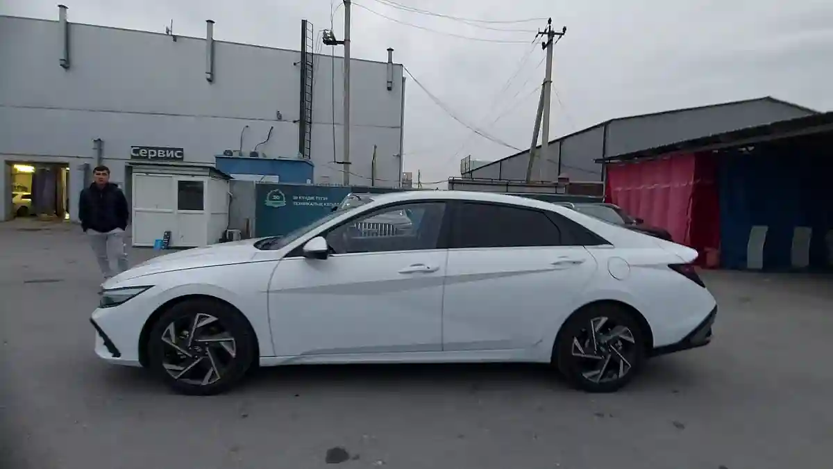 Hyundai Elantra 2024 года за 8 500 000 тг. в Шымкент