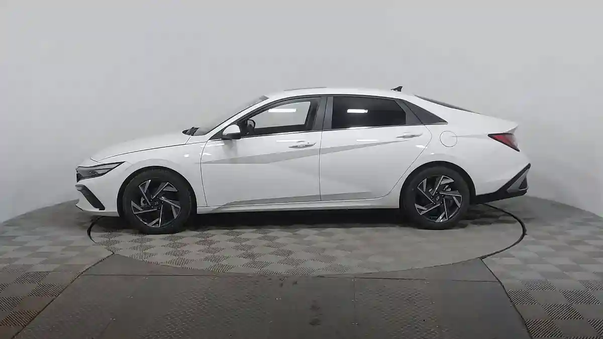 Hyundai Elantra 2024 года за 8 500 000 тг. в Астана