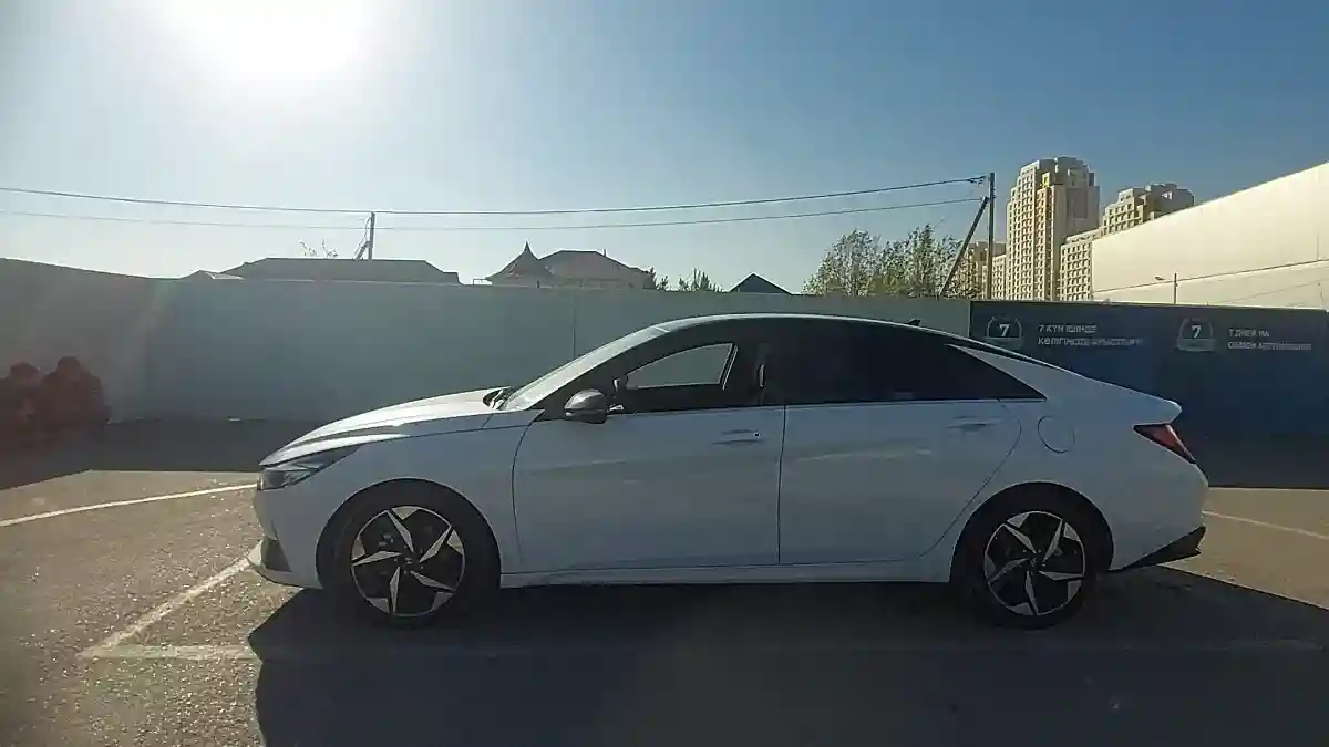Hyundai Elantra 2023 года за 9 000 000 тг. в Шымкент