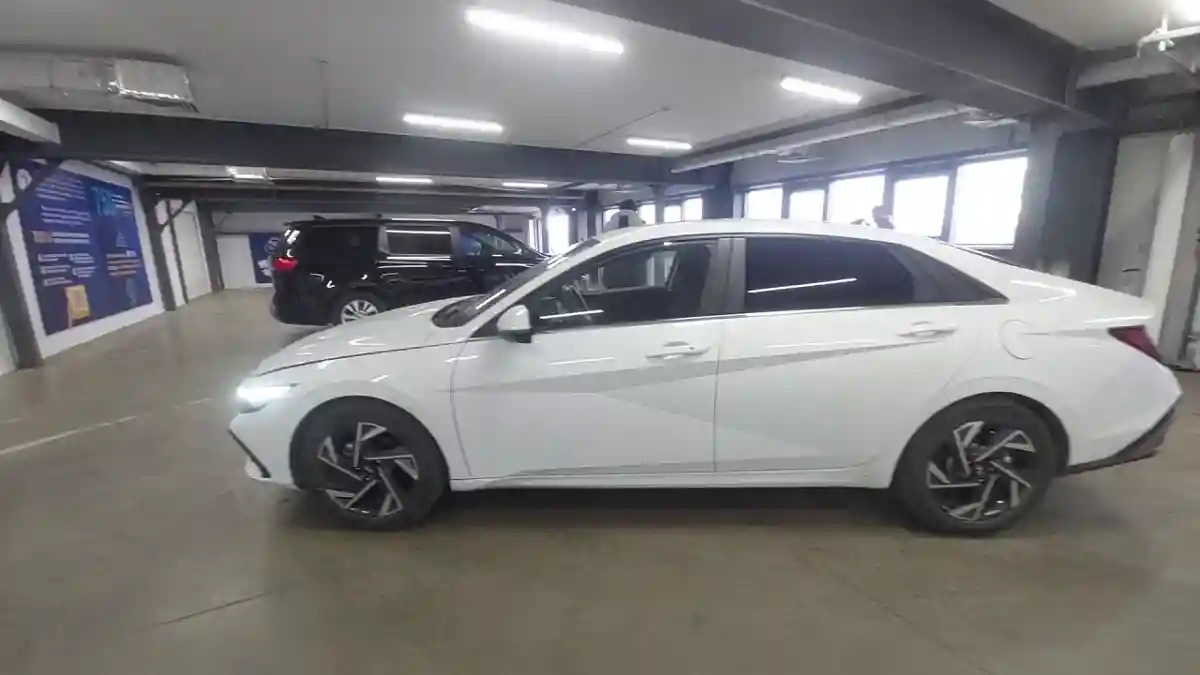 Hyundai Elantra 2024 года за 9 500 000 тг. в Астана