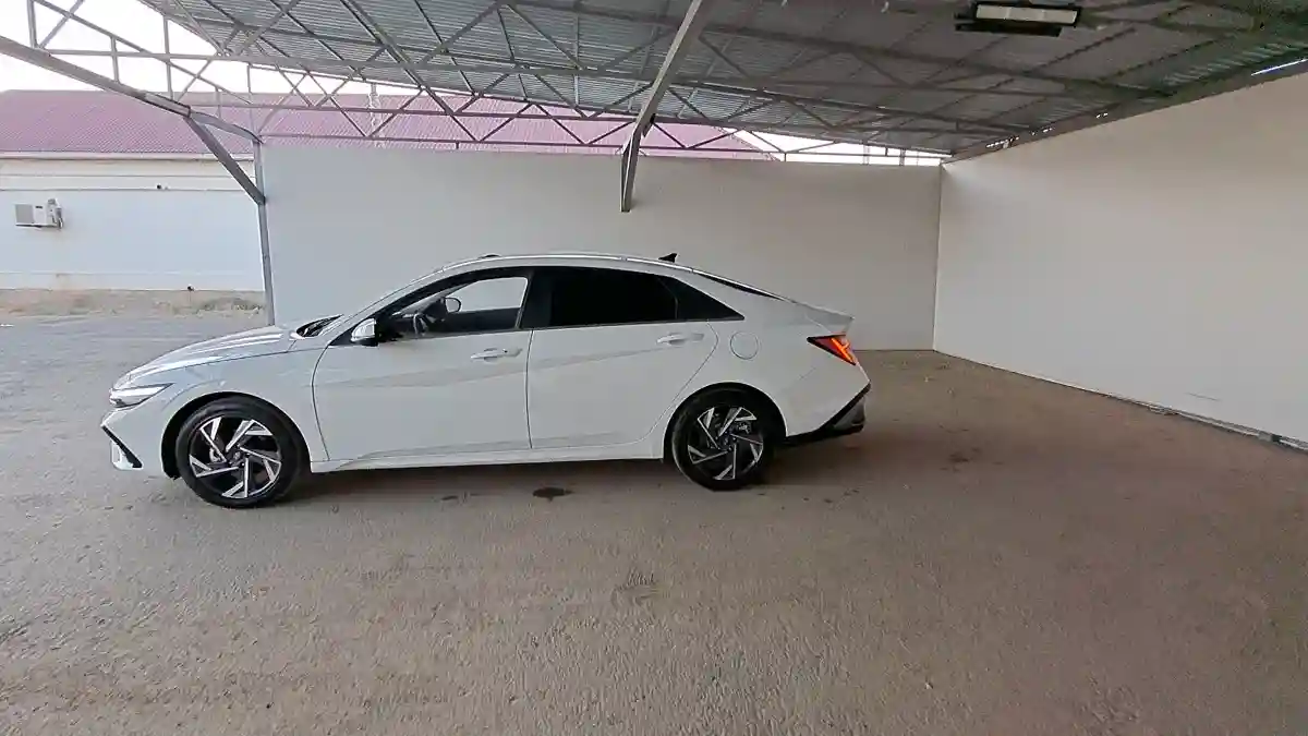 Hyundai Elantra 2024 года за 9 060 000 тг. в Кызылорда