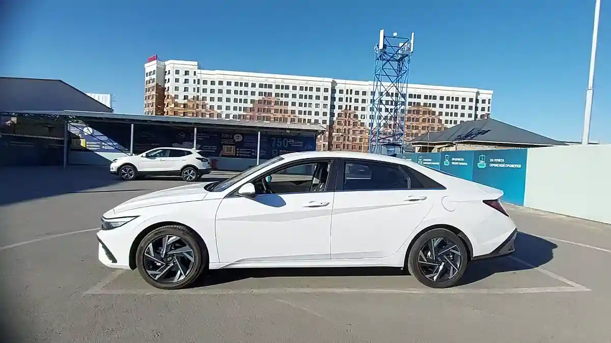 Hyundai Elantra 2024 года за 9 490 500 тг. в Шымкент