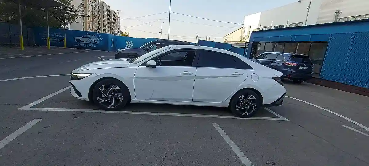 Hyundai Elantra 2023 года за 7 500 000 тг. в Алматы