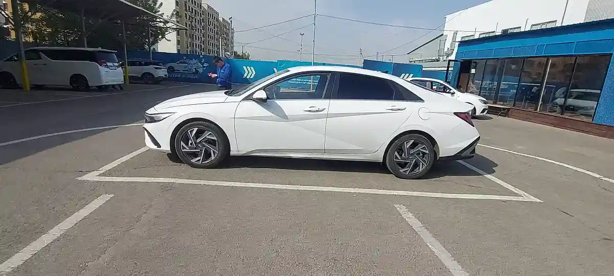 Hyundai Elantra 2024 года за 10 000 000 тг. в Алматы